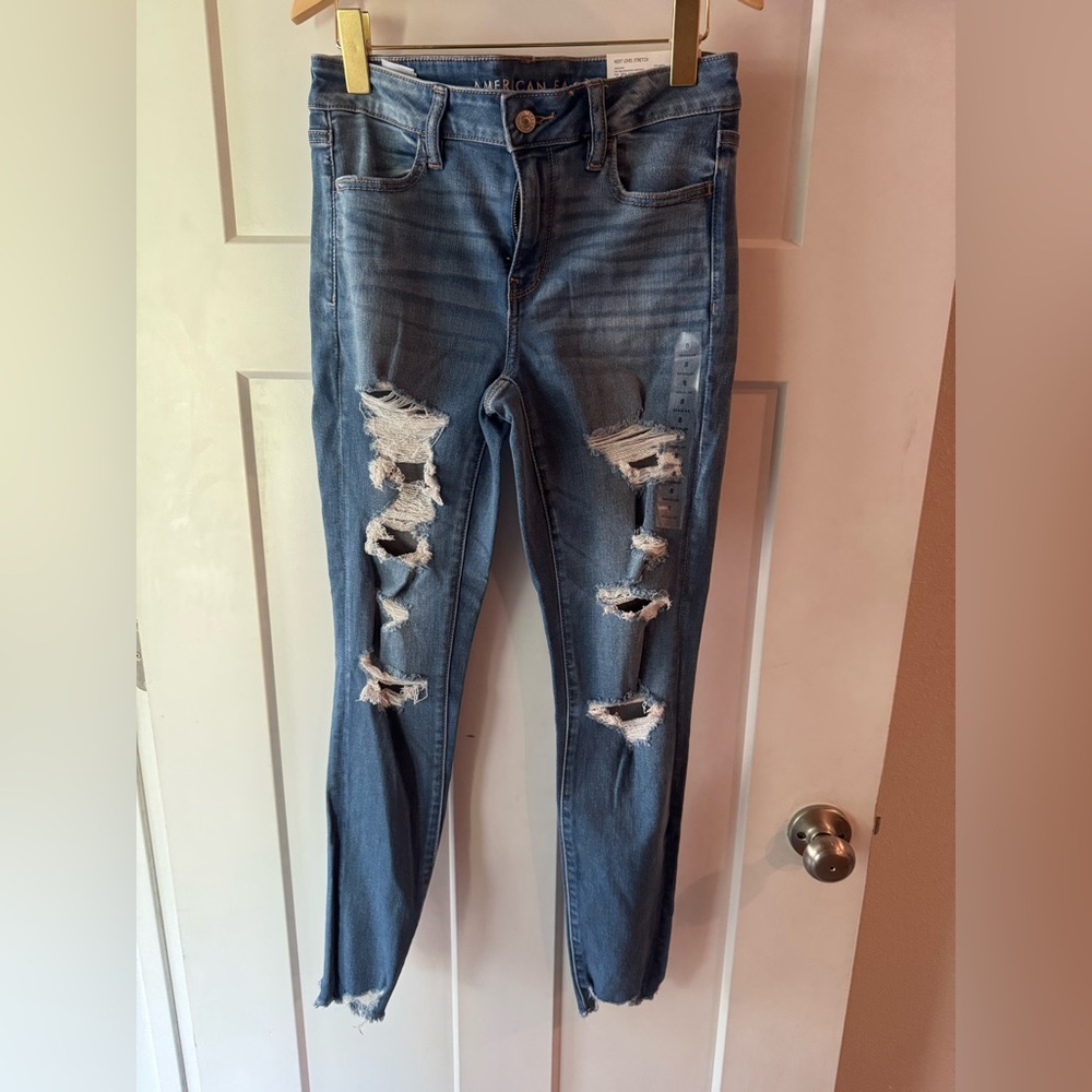American Eagle distressed jeggings new with tags!
